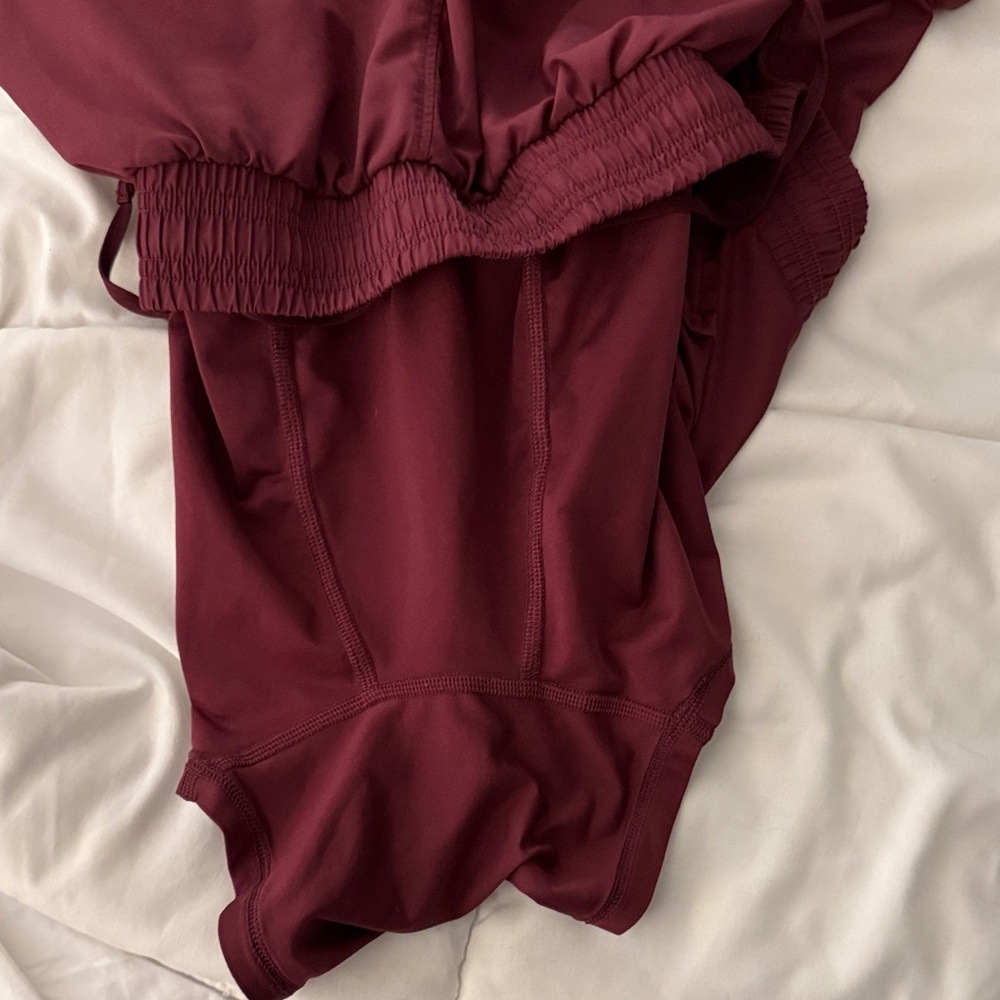 ALO Yoga Maroon Athletic Shorts - Picture 2 of 2